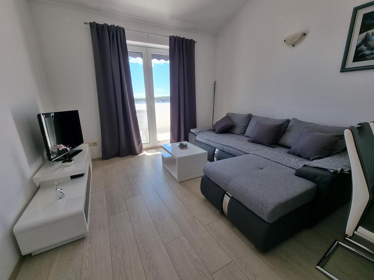 Apartamento Fam. Grce Barbat na Rabu Exterior foto